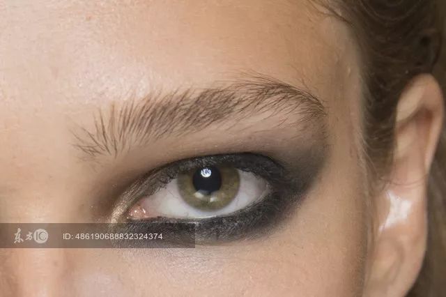 鞠婧祎李艺彤honey舞台,鞠婧祎港风复古妆容