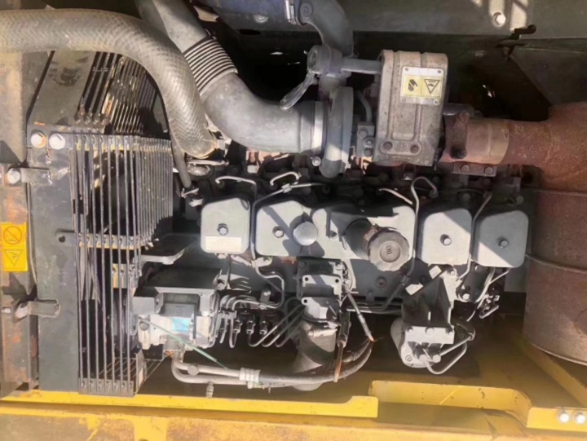 原版小松220-7。性能稳定，价格便宜，看中私聊！