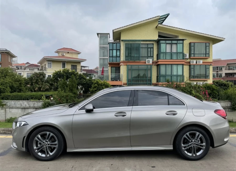 20万左右买奔驰a级保值吗,20万买奔驰a级好吗