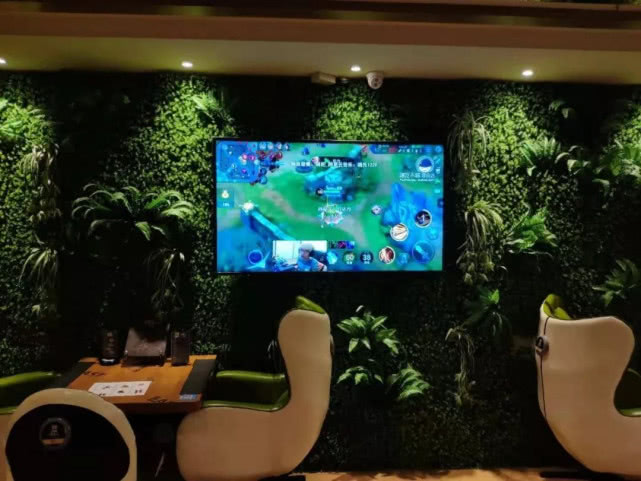 电竞的线下社交，从在网吧买一杯奶茶开始