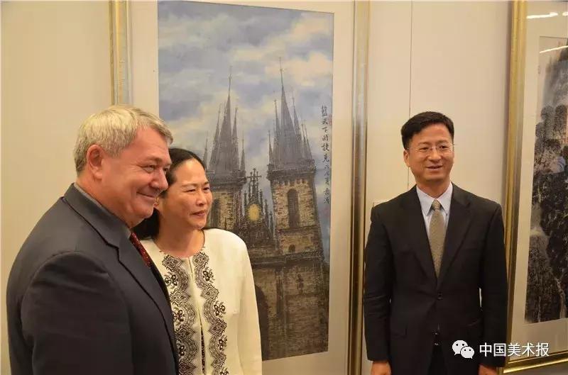 展形象举旗帜育新人,展艺术风采育时代新人