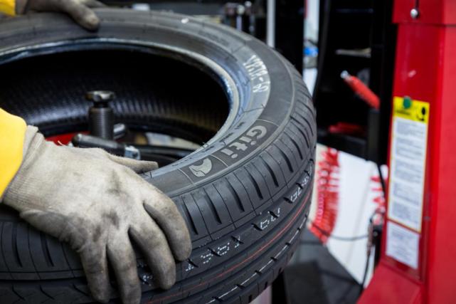 汽车轮胎上所有数字和字母,汽车轮胎上的标记