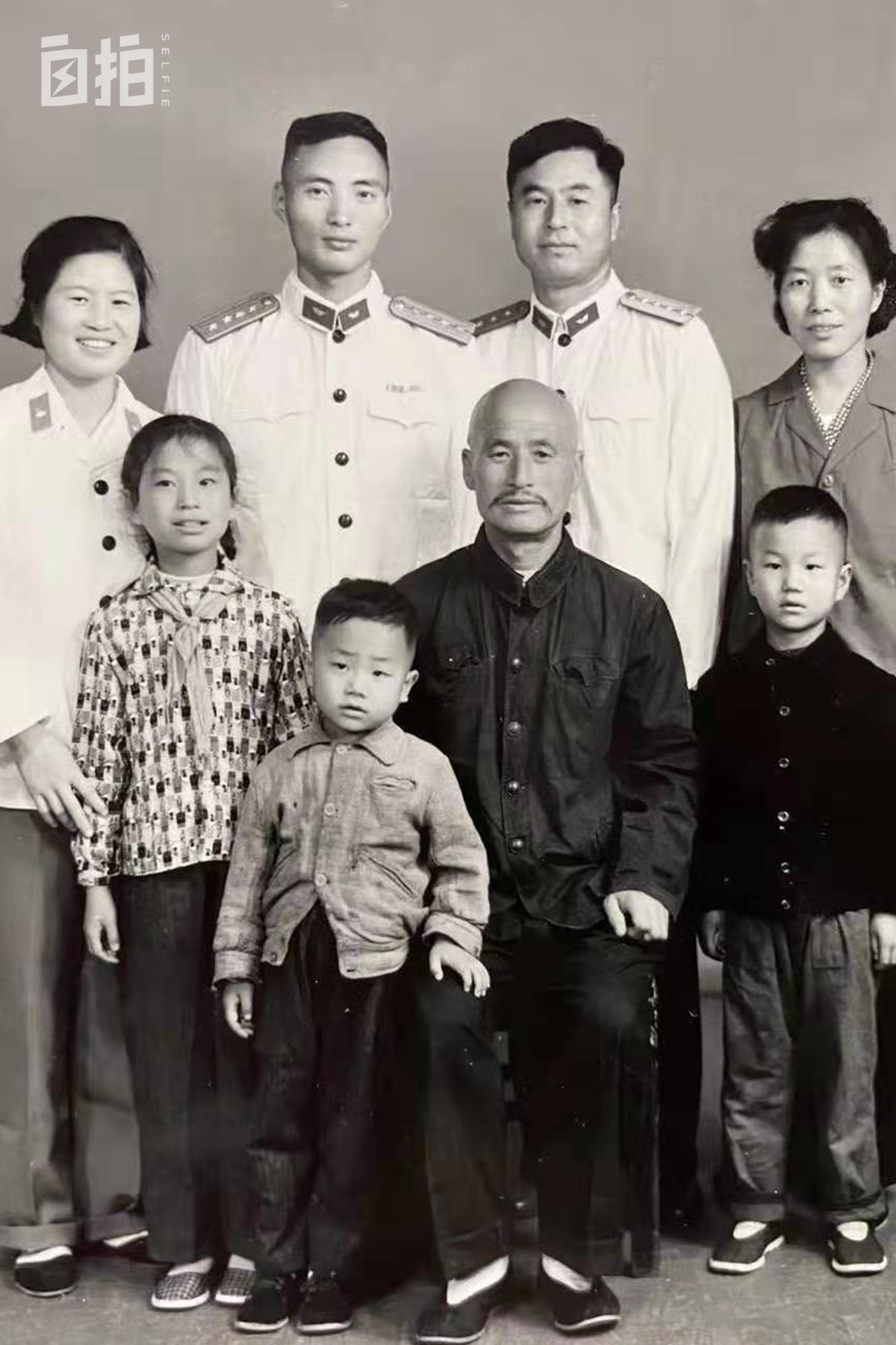 我,部队大院长大,17岁成省队运动员,参加过奥运会,做过主持人