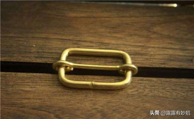 牙膏洗银手镯会把银洗掉吗,用牙膏洗银手镯还是黑