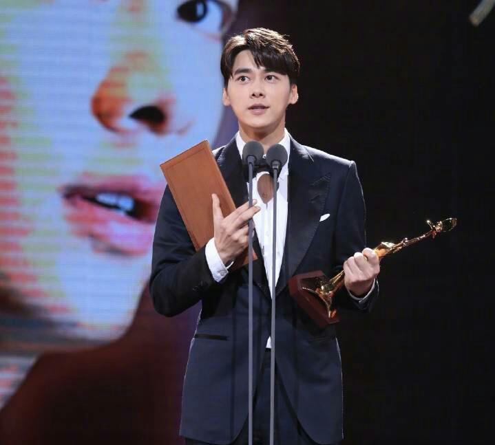 李易峰和赵丽颖一起上舞台,李易峰和赵丽颖一起上过舞台