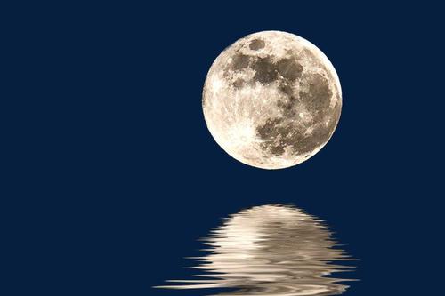 描写月色美景的千古绝句,描述月色很美迷人的诗