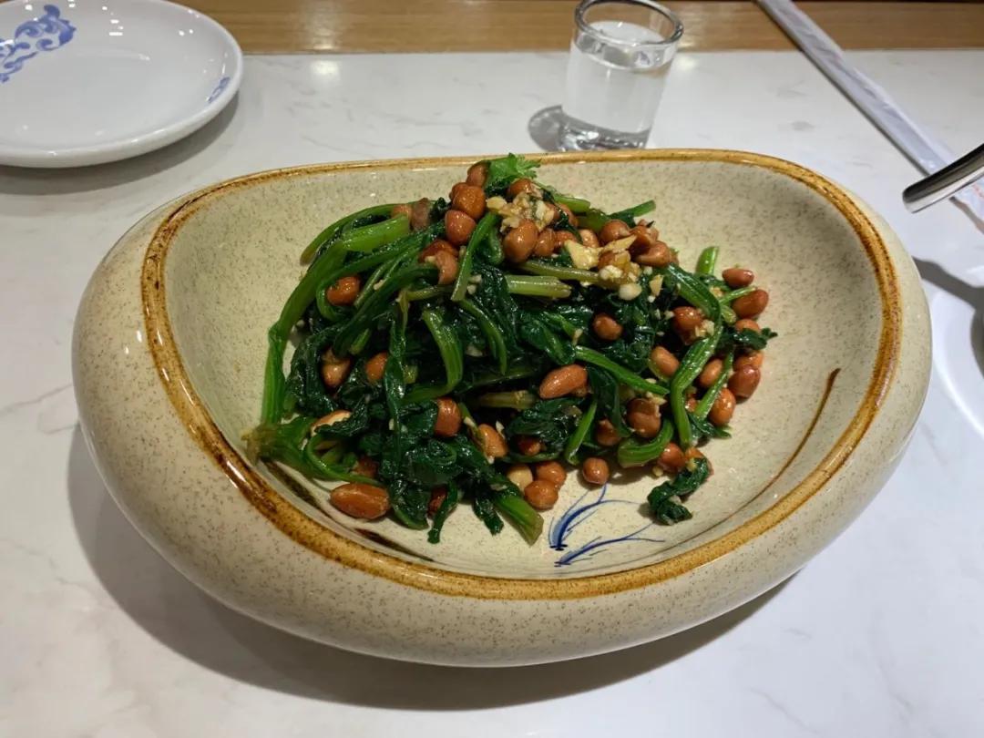 陵西街又换新餐厅“金手勺”“桥头排骨”两家评测