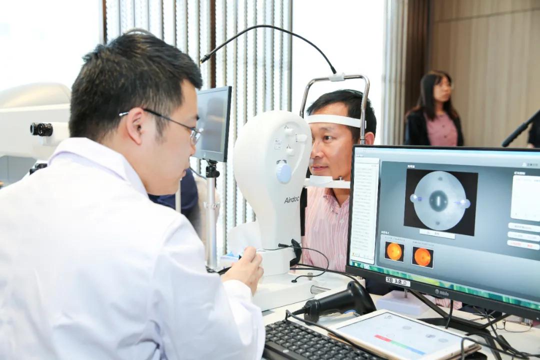 鹰瞳科技医疗第一股,鹰瞳科技创始人是谁