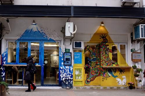 没有咖啡店的城市是没有灵魂的,没有书店的城市没有灵魂