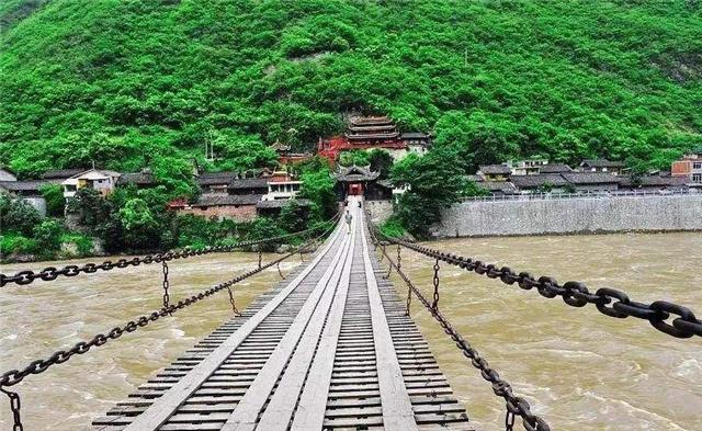 三百年前泸定桥是怎么建成,大渡河泸定桥如何建造的