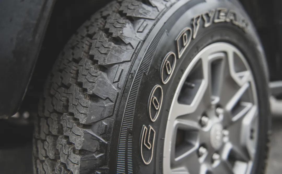 在城中开牧马人代步的人？我敬你是条汉子！