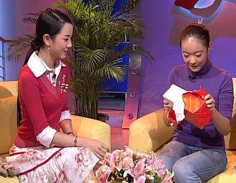 央视主持李思思瘦过头了,央视主持人李思思的成功之路