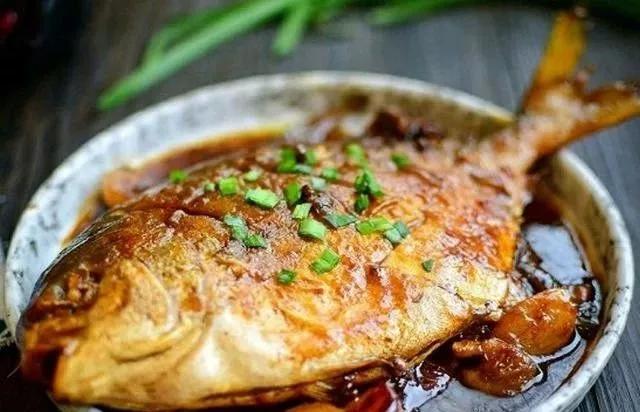 刺鲳鱼的红烧做法,红烧海鲳鱼怎么做好吃又简单视频