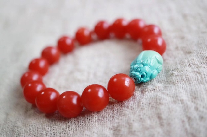 南红玛瑙到底是什么颜色的,南红玛瑙什么颜色的最好