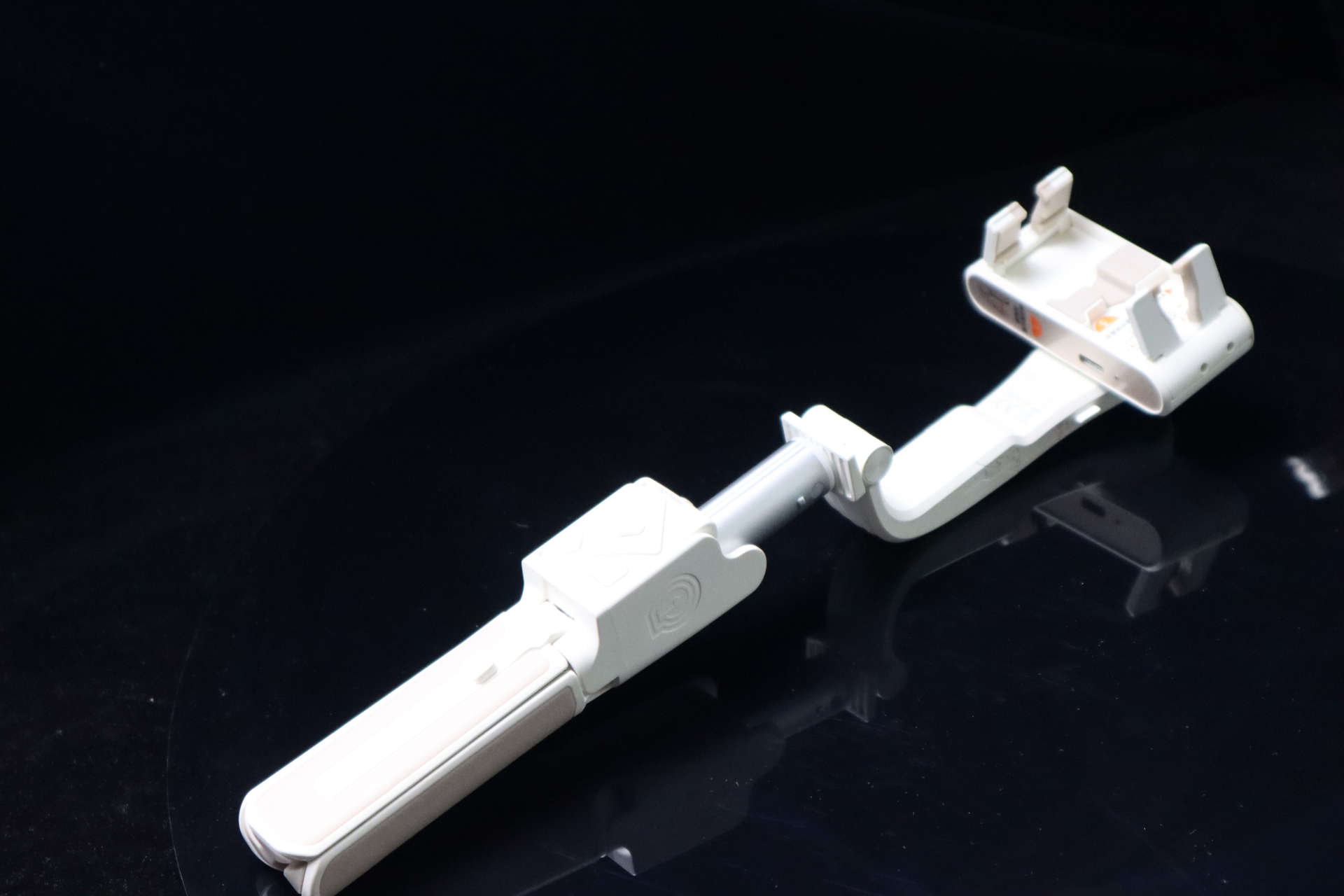 这才是自拍杆的完美形态,它就是浩瀚卓越小Q稳拍杆,不服来战