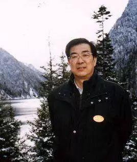 硬笔书法庞中华田英章,庞中华和田英章硬笔楷书哪个好