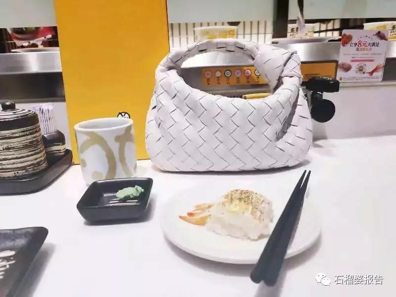 奢侈品大牌集体涨价,大牌包值得购买的