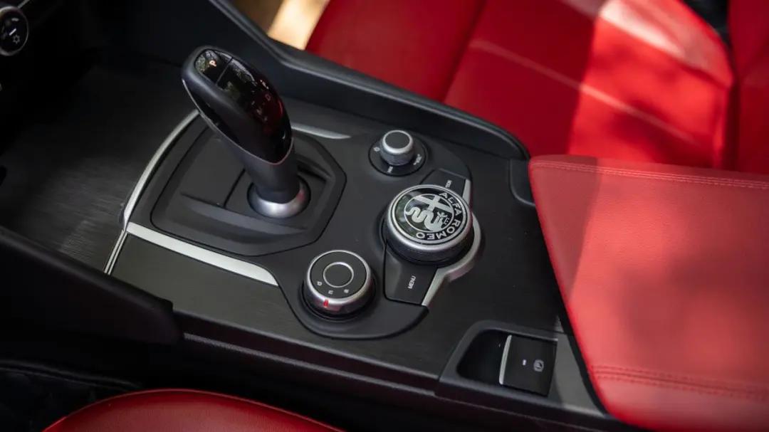 意大利风情满载的阿尔法罗密欧Giulia，还有个名字叫做“勇气”