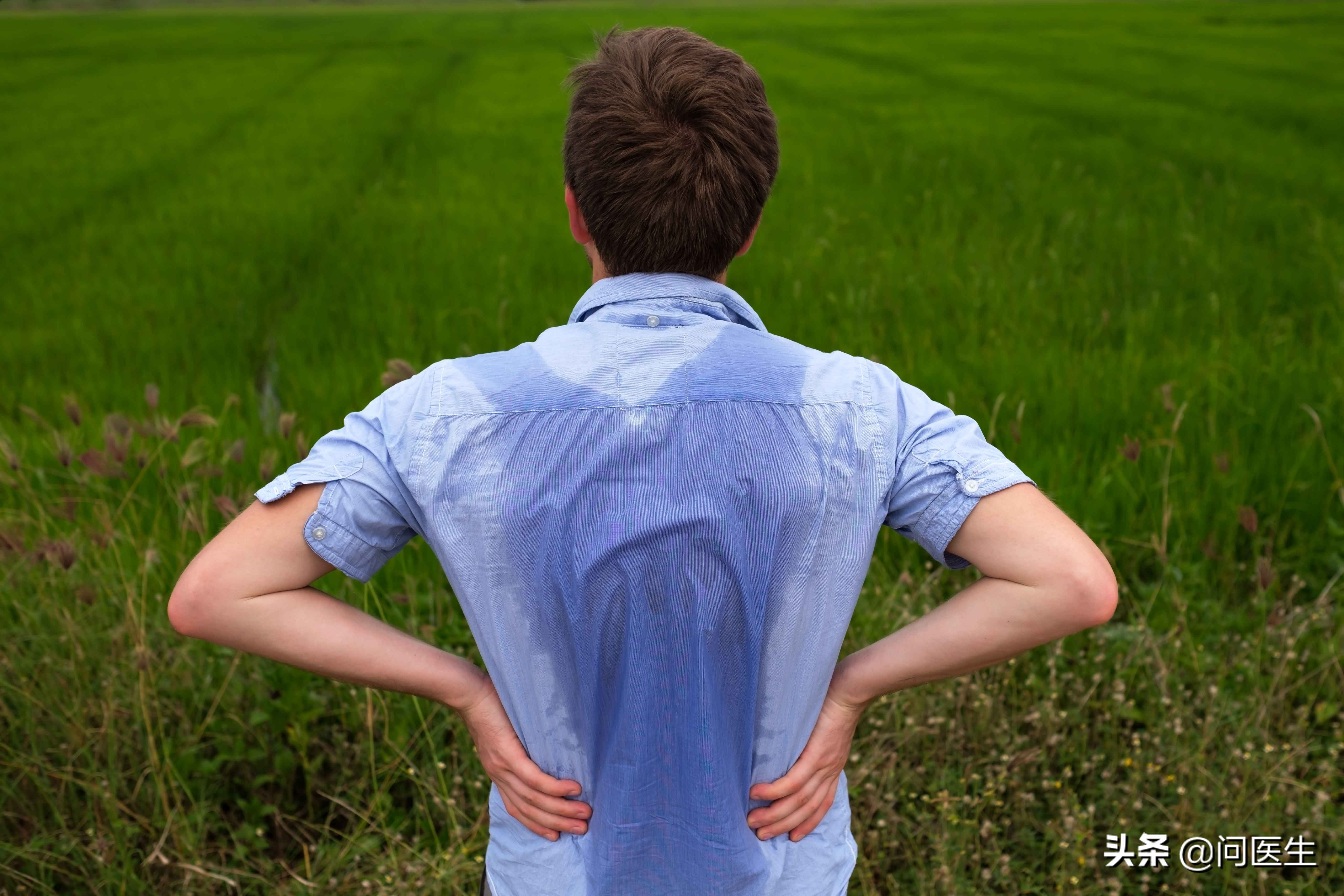 坐着出汗和不动也出汗什么原因,为什么有人不出汗有人一动就出汗