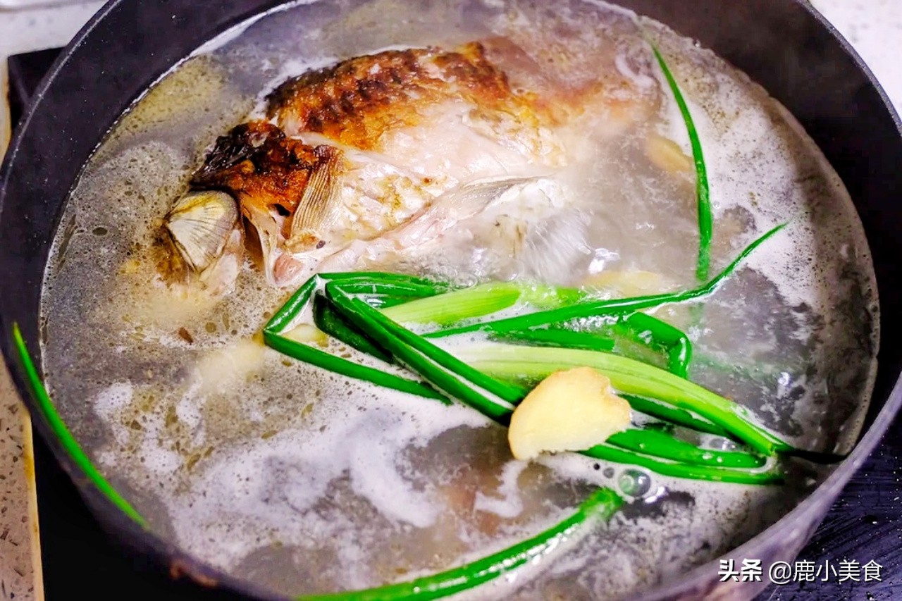 秋季吃鱼好不好,鲈鱼还是草鱼煲汤好