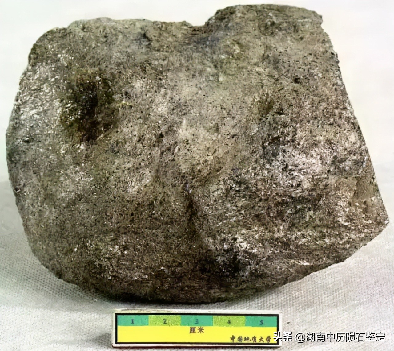 月球陨石与地球矿石的区别,月球陨石和矿石有什么区别