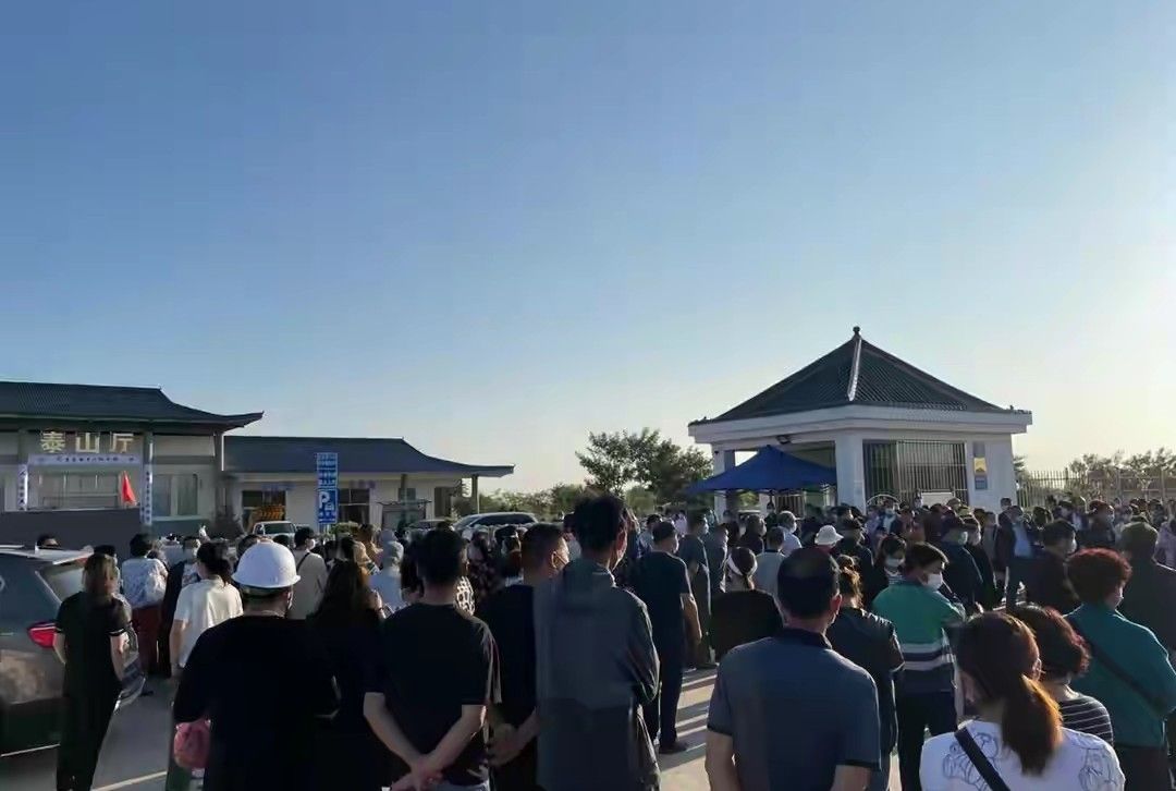 于月仙遗体告别仪式家属悲痛落泪,赵本山在现场哭于月仙