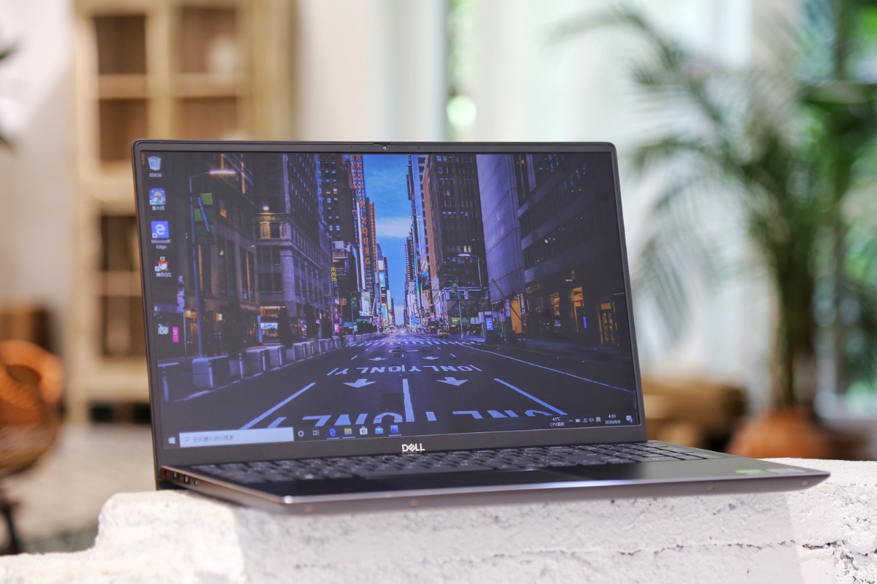 戴尔灵越燃7000玩游戏,戴尔灵越7000的4k屏幕