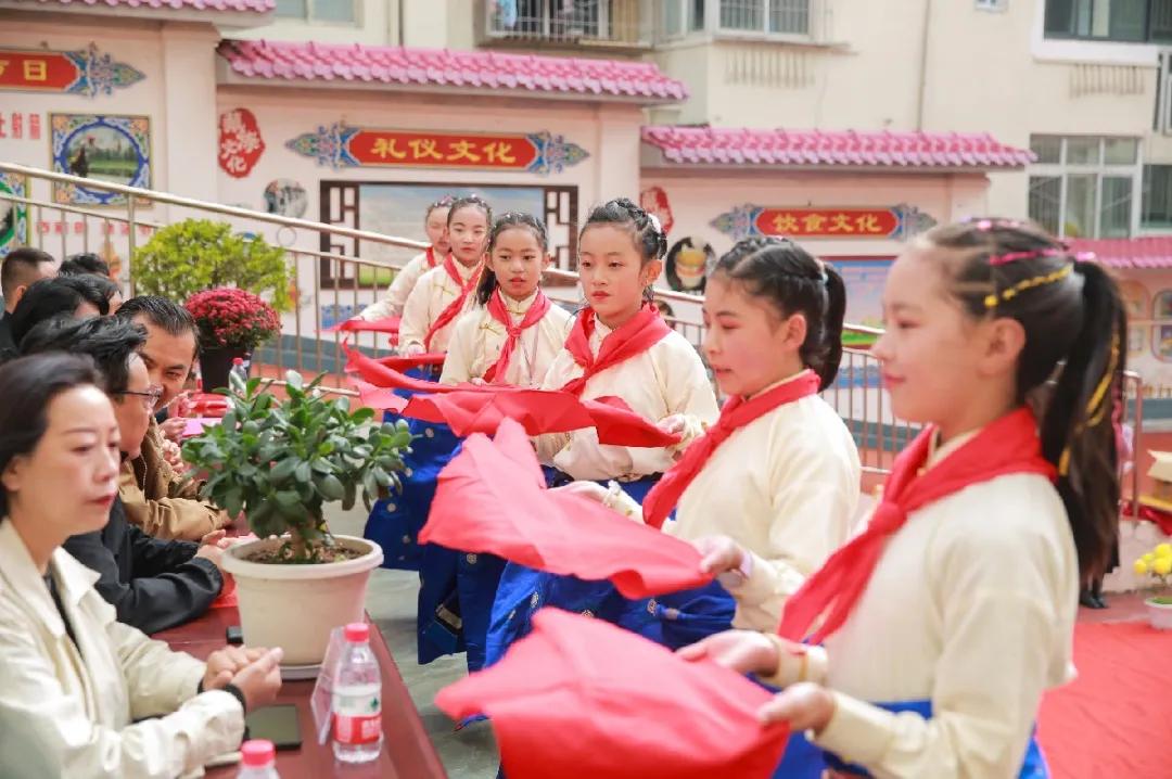 崇和育美，爱满康定|康定市巨海赖俊臻希望小学成功剪彩