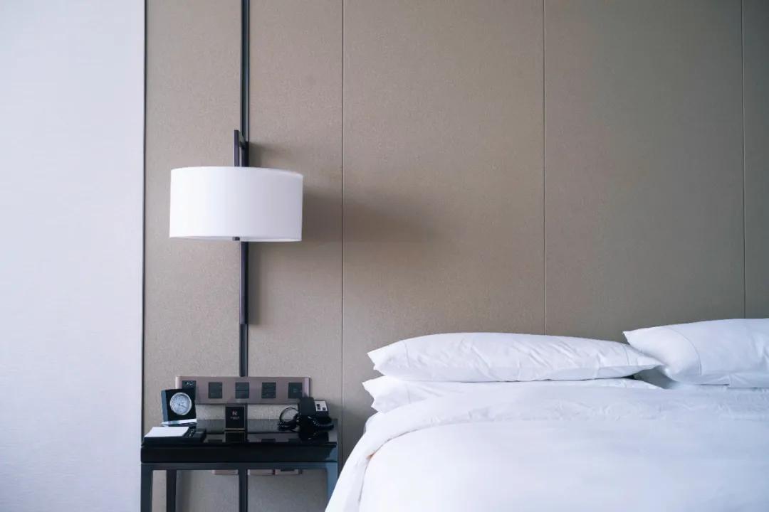 把繁华踩在脚下,将吃喝囊括周边。去长沙要住地标里