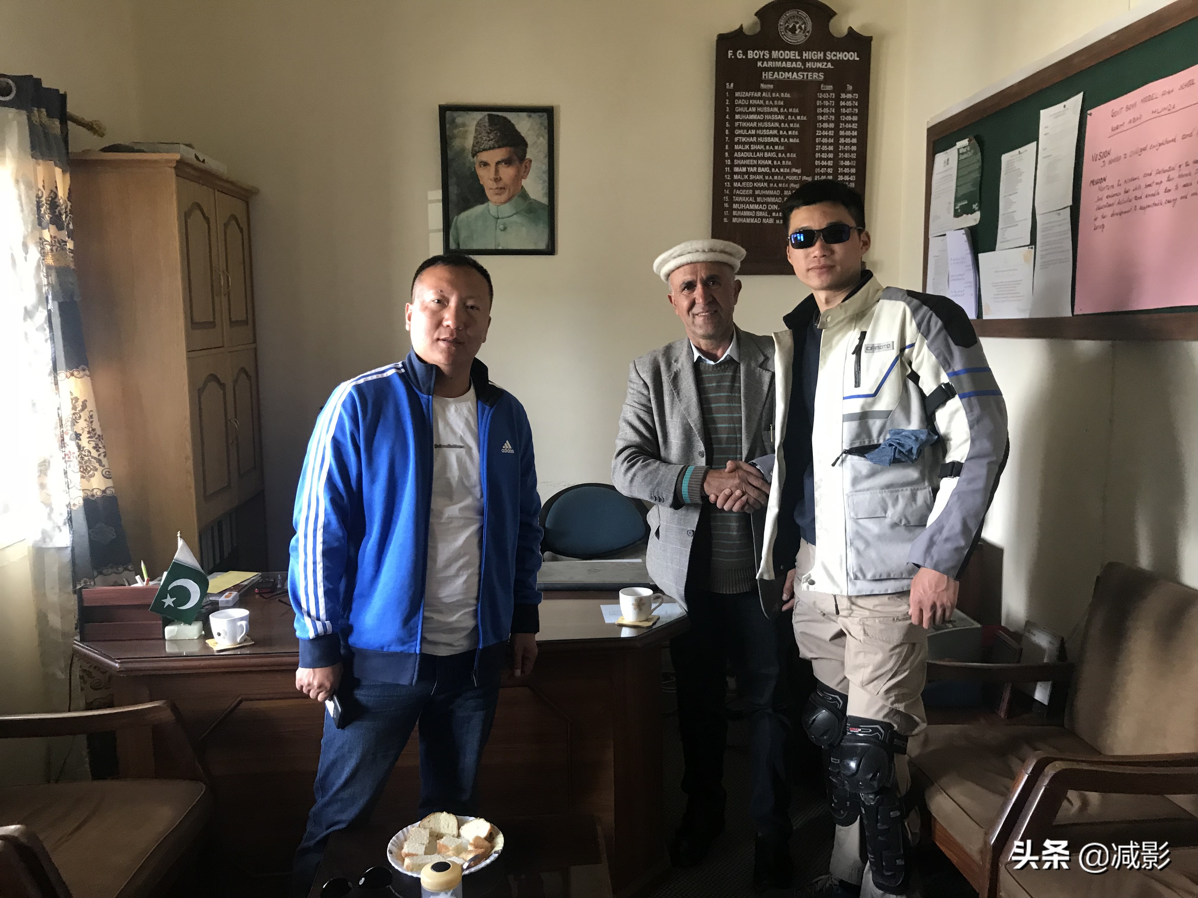 珍贵的友谊，中国90后小伙骑车去巴基斯坦