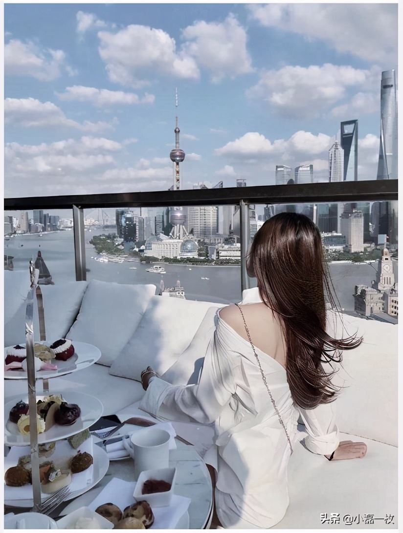 靠骗成功进入富人圈,靠假扮白富美人设能赚多少