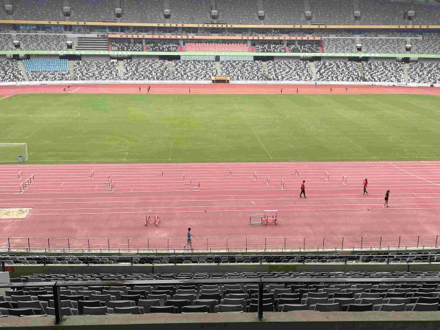 苏炳添冬训地方,苏炳添家中看奥运