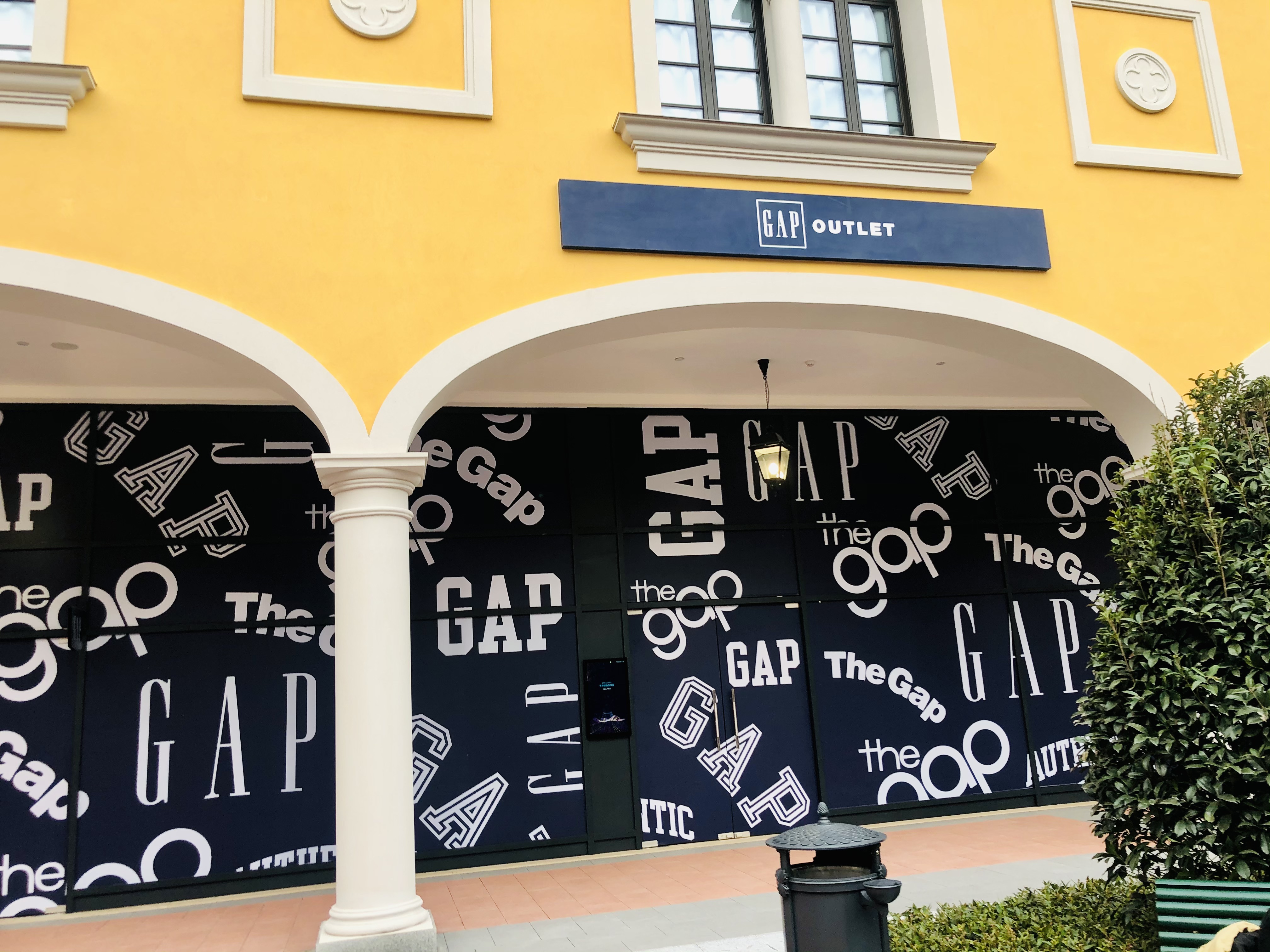 重庆佛罗伦萨小镇有哪些品牌,重庆佛罗伦萨小镇免费车