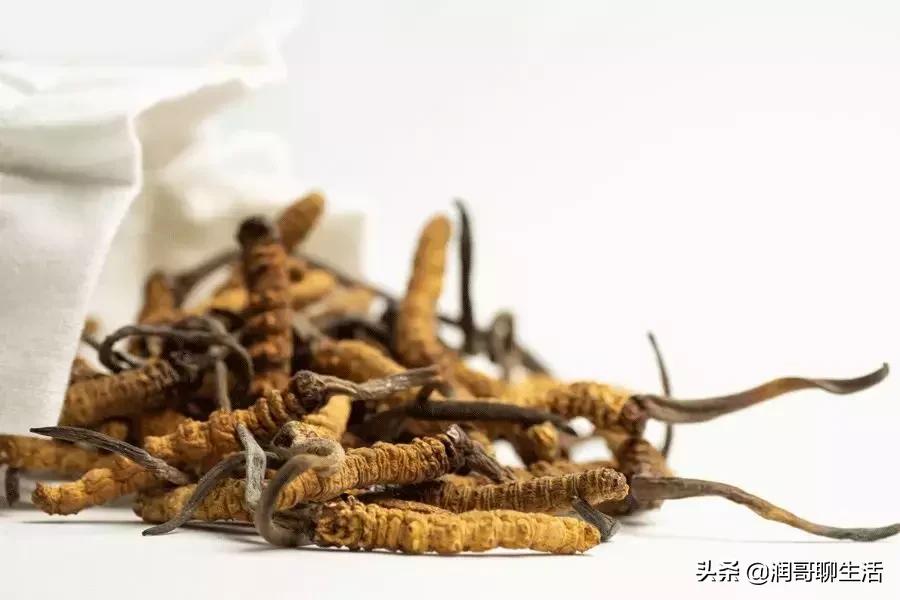 “我花200块，买来女儿性早熟”：多少中国孩子正在被掏空