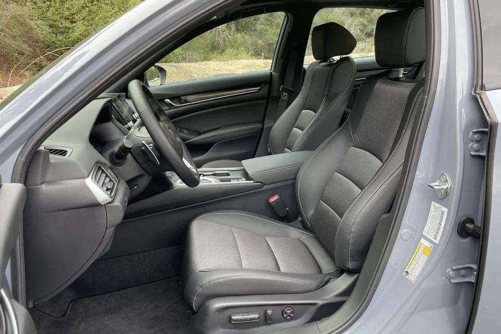 雅阁2021款和2022款有什么不同,本田雅阁2021款1.5t中配落地价