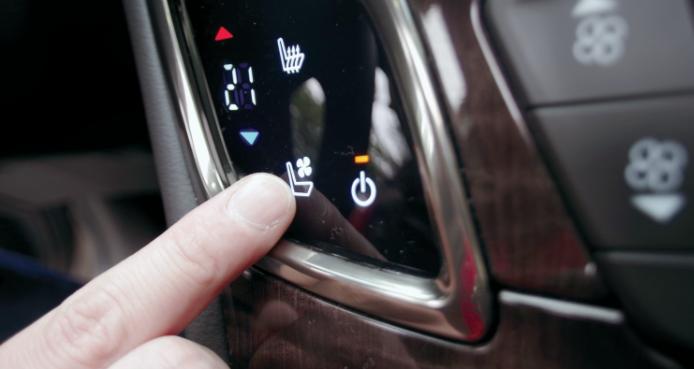 汽车空调不出风不制冷是怎么回事,汽车空调出风吱吱响是什么原因