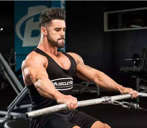 三角肌后束训练俯身飞鸟,练背划船时能练到三角肌后束