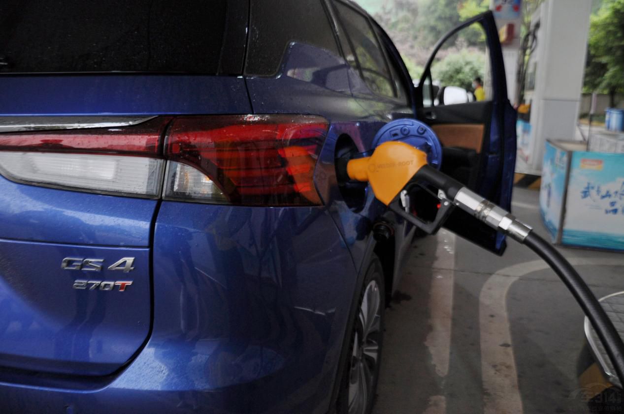 新款广汽传祺gs4试驾爬坡,山城爬坡开车