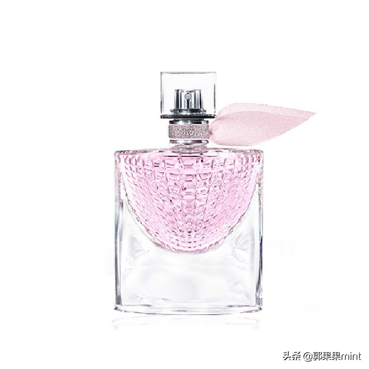 让女生一闻就爱上你的香水,高级感香水让人印象深刻
