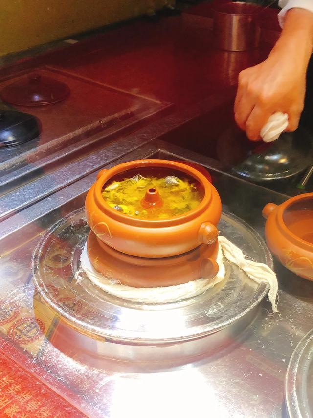 昆明福照楼汽锅鸡南亚风情店,昆明云南汽锅鸡