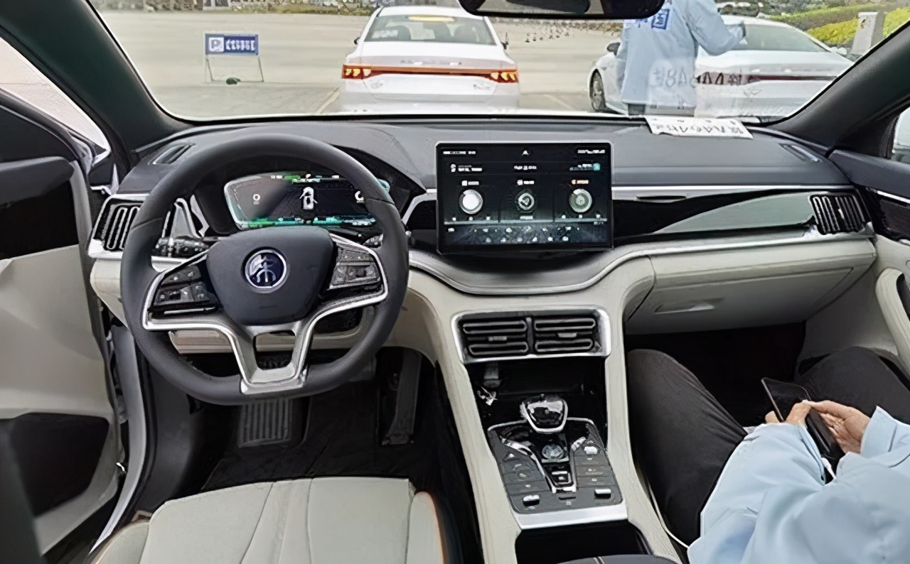 比亚迪宋plusdm-i详细介绍,看新车要看哪些参数