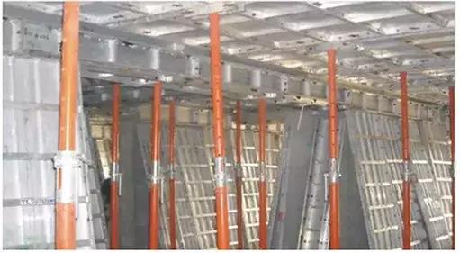 铝模安装技术流程视频,铝模顶板快速安装方法