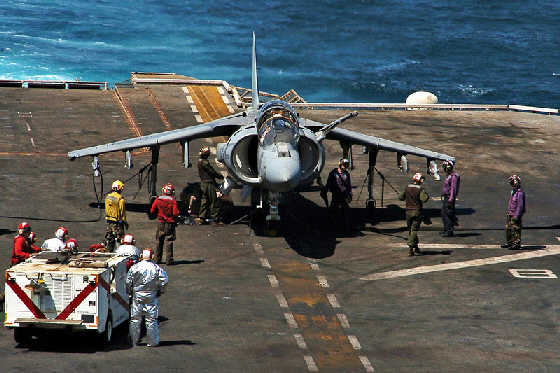 黄蜂级两栖攻击舰有几艘,黄蜂级两栖攻击舰一共有几艘