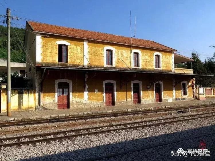 中国各地大型火车站详细样子,实拍中国最小火车站