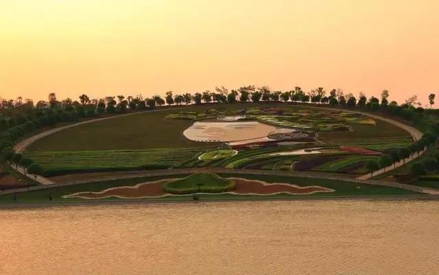 弥勒佛城在哪里,弥勒市佛城图片