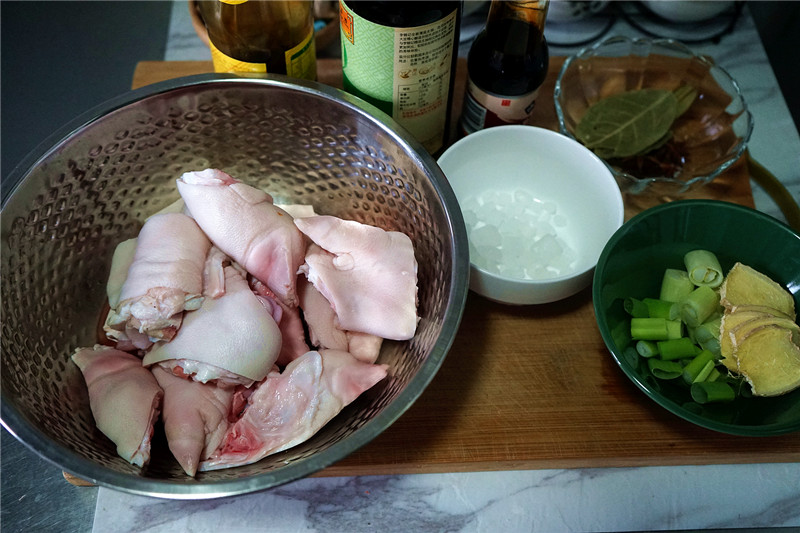 猪蹄炖了三个小时,猪蹄如何炖得又软又烂