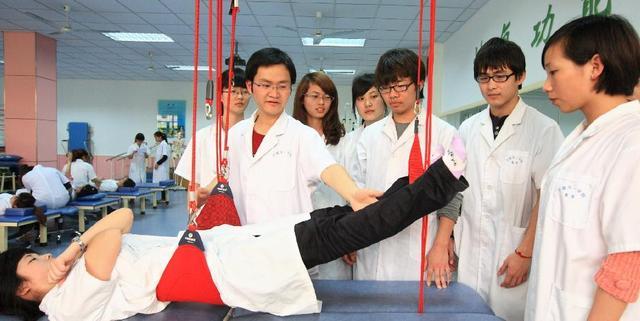 女生报医学的哪个专业就业前景好,适合女生的医学专业