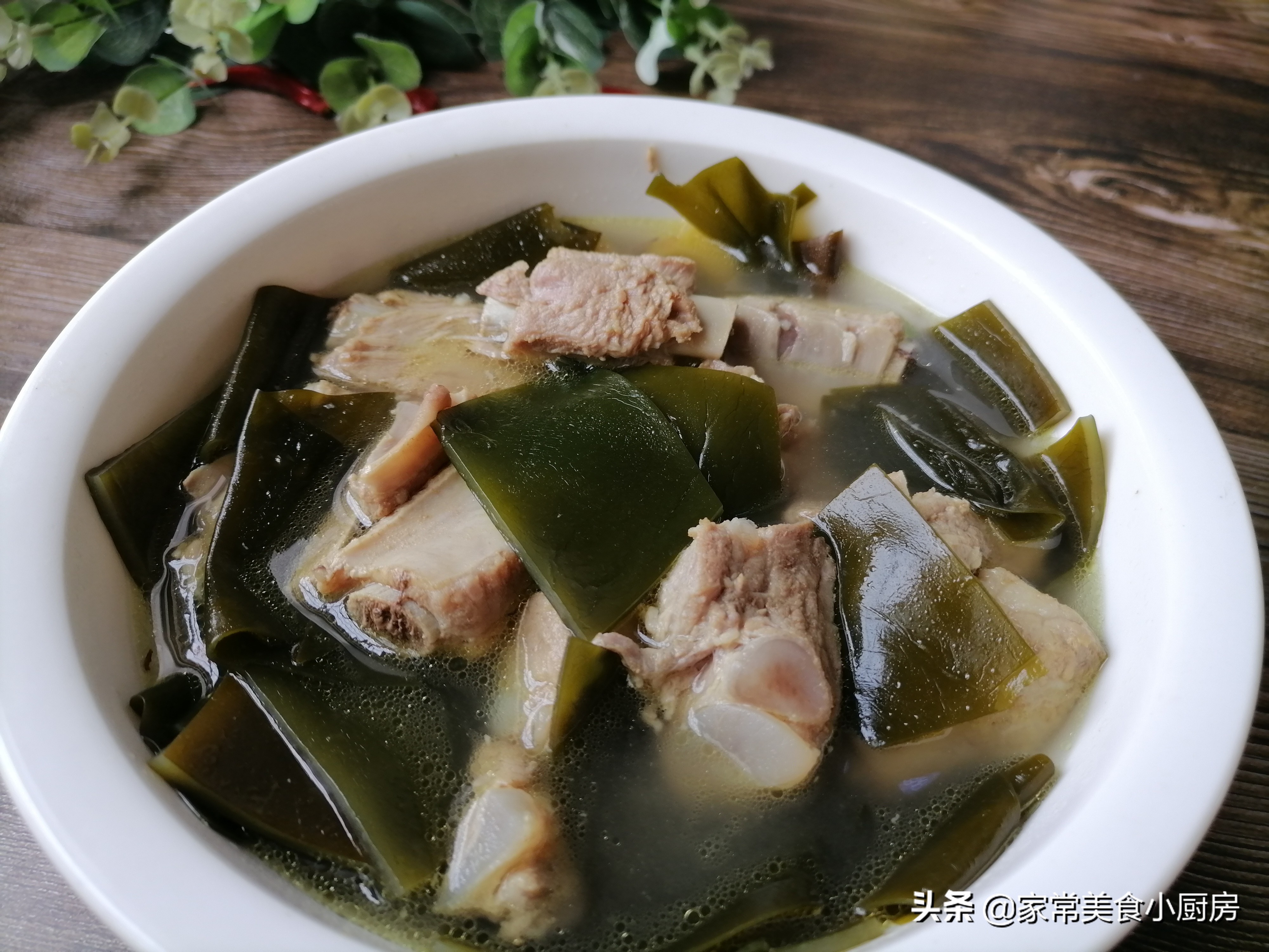 三伏天海带汤做法,三伏天喝的排骨汤