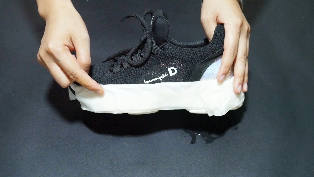 新鞋鞋底脏了怎么能处理干净,鞋底边变脏了怎么刷白妙招