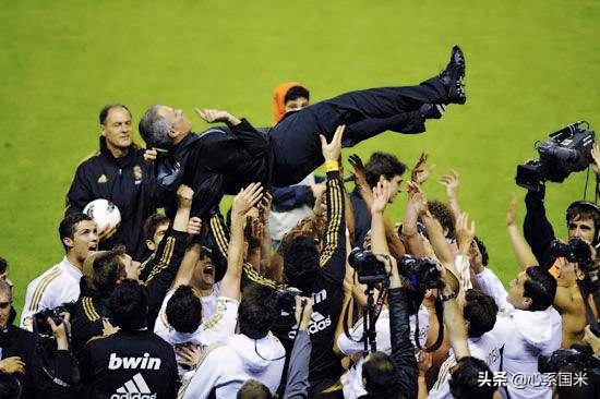 又到穆二年！18年间，三冠王到亚军，狂人热刺之旅注定充满坎坷